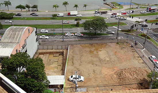 Você está visualizando atualmente TRF4 autoriza prefeitura a seguir projeto de praça no Centro de Florianópolis (22/11/2021)