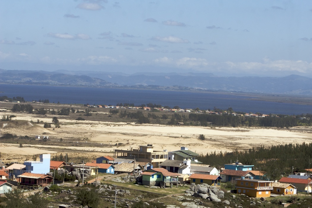 Você está visualizando atualmente Imóvel às margens do Rio Mampituba, em Torres (RS), terá que ser retirado (09/12/2021)