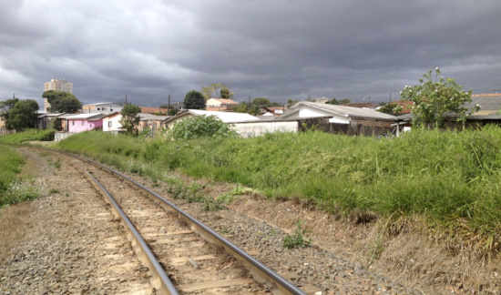 Você está visualizando atualmente Morador terá que desocupar terreno próximo à ferrovia em Ponta Grossa (PR) (21/03/2022)