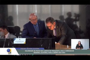 Leia mais sobre o artigo Em agenda no Piauí, Humberto Martins assina acordo de inteligência artificial entre STJ e TJPI