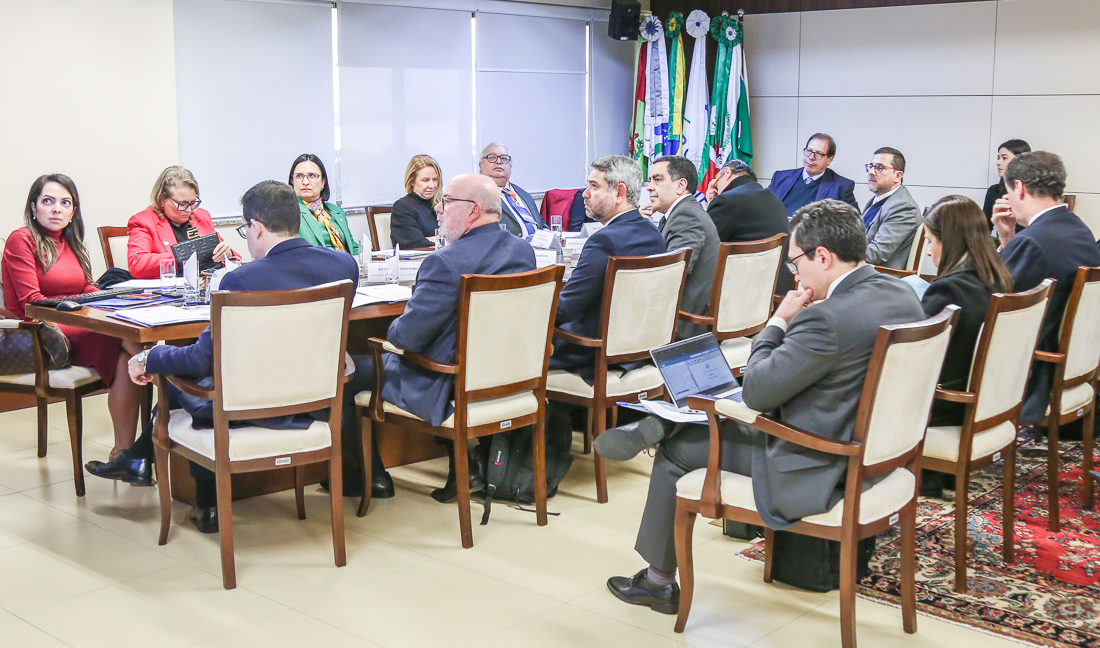 No momento, você está visualizando Fórum Permanente de Corregedores da Justiça Federal realiza encontro no TRF4 (17/06/2025)