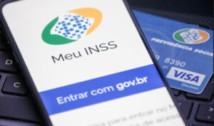 Leia mais sobre o artigo Quatro pessoas são condenadas por fraude e deverão ressarcir mais de R$900 mil ao INSS (18/08/2025)