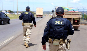 Leia mais sobre o artigo Policial aposentado é condenado por afrontar princípios administrativos e atuar contra os interesses da PRF (22/08/2025)