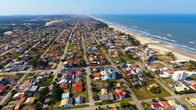 No momento, você está visualizando Liminar suspende venda de lotes em zona de produção rural da APA da Baleia Franca (26/09/2025)
