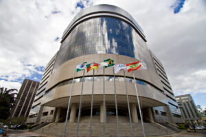 Leia mais sobre o artigo TRF4 julga apelação de 45 réus em ação de improbidade administrativa (15/09/2025)