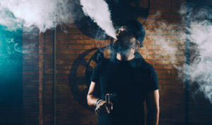 Leia mais sobre o artigo Homem é condenado por importar e vender cigarros eletrônicos, substância líquida contendo THC e cannabinnol e sementes de maconha (09/09/2025)