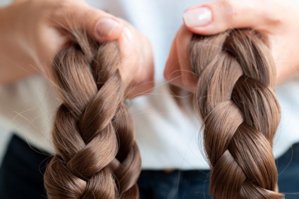 No momento, você está visualizando Justiça autoriza uso de cabelo humano apreendido para confecção de perucas por detentas a pacientes com câncer (04/09/2025)