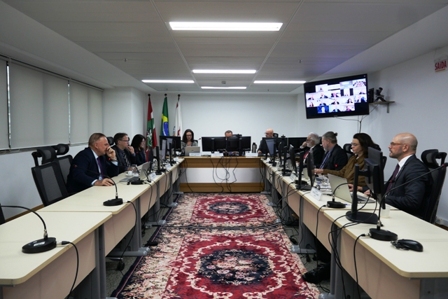 No momento, você está visualizando Turma Regional de Uniformização realiza sessão em Florianópolis (17/10/2025)