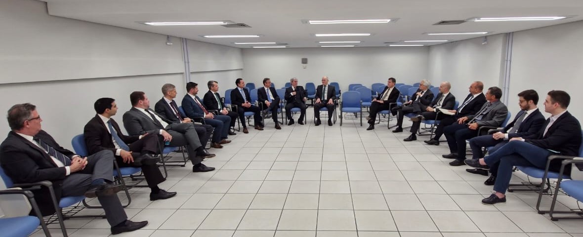No momento, você está visualizando Subseção Judiciária de Londrina recebe visita do presidente do TRF4 e comitiva (10/10/2025)