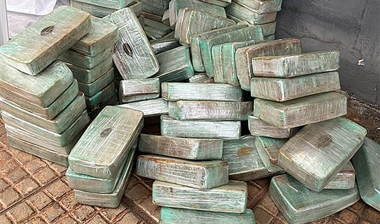 No momento, você está visualizando Cinco pessoas flagradas com 100 kg de cocaína são condenadas (21/10/2025)