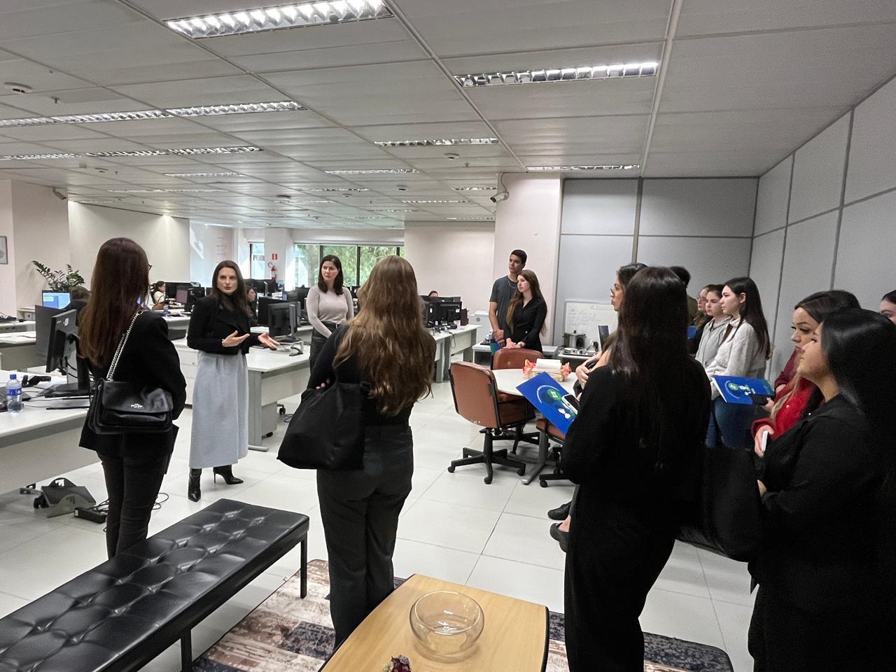 No momento, você está visualizando Alunos de Direito e Criminologia da Unicuritiba visitam sede da JF em Curitiba (28/10/2025)