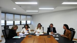 Leia mais sobre o artigo JFSC e MPSC assinam convênio para ações de atendimento e apoio a vítimas (15/12/2025)