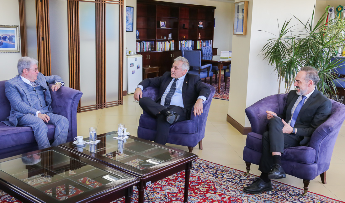 No momento, você está visualizando Presidente do TRF4 recebe convite para posse de novo superintendente da Polícia Federal no RS (04/12/2025)