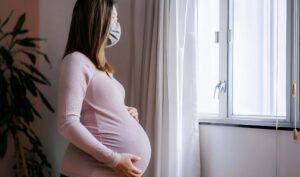 Leia mais sobre o artigo Remuneração de gestantes afastadas do trabalho presencial na pandemia não pode ser considerada salário-maternidade (11/12/2025)