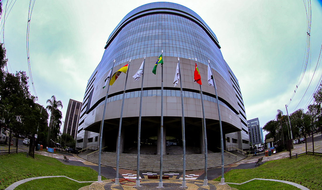 No momento, você está visualizando Decisão do TRF4 aplica princípio do Código de Defesa do Contribuinte para suspender cobrança do Ibama (12/01/2026)