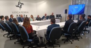 Leia mais sobre o artigo Foz do Iguaçu tem primeiro encontro de coordenadores das Centrais de Perícias do Paraná (12/05/2026)