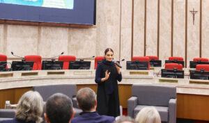 Leia mais sobre o artigo Atriz Denise Fraga fala sobre conexões humanas em tempos digitais (18/05/2026)