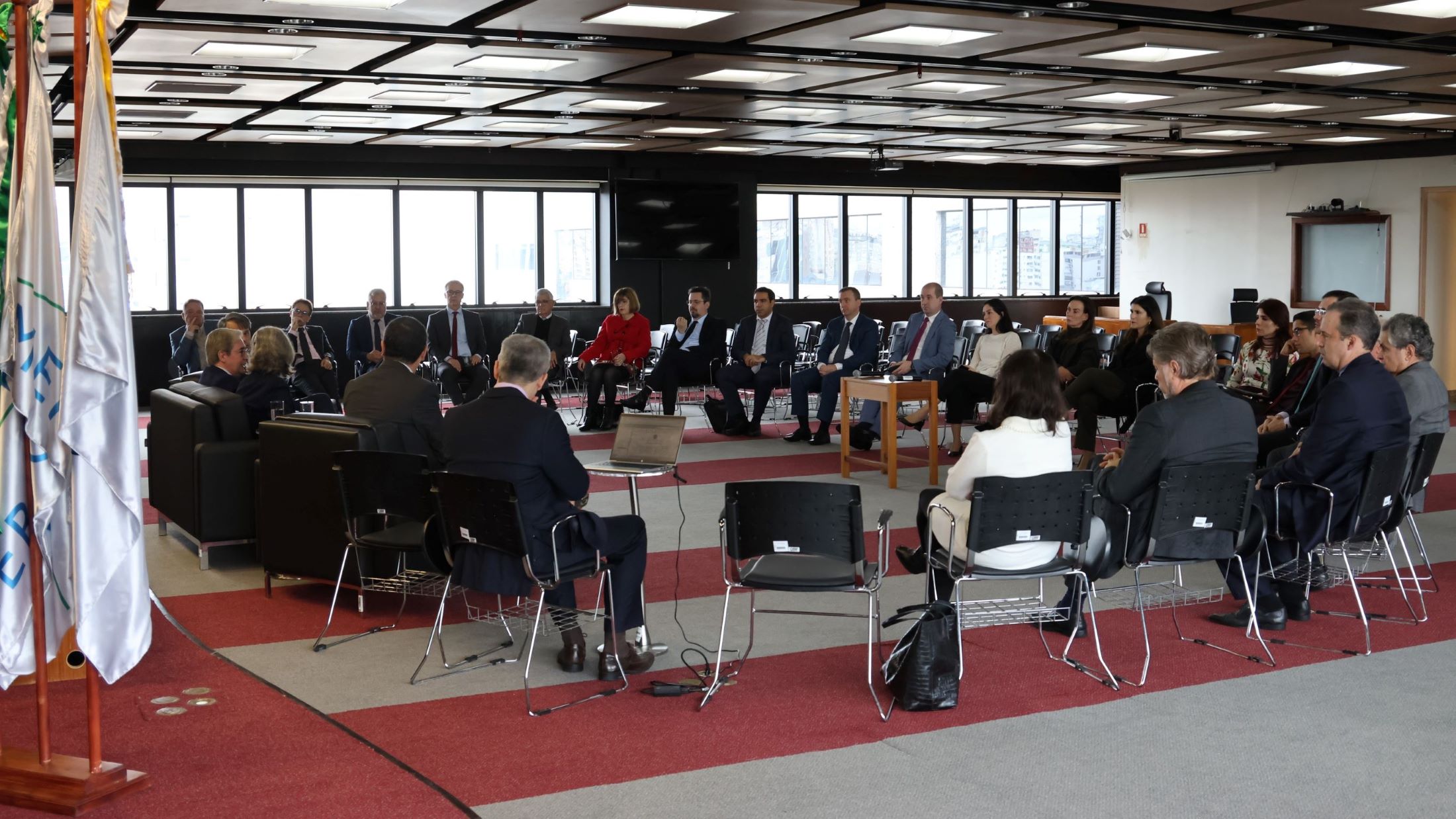 No momento, você está visualizando Direção do Foro da JFRS realiza reunião com diretores das Subseções Judiciárias (02/06/2026)
