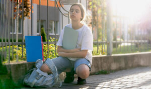 Leia mais sobre o artigo Adolescente com Síndrome de Tourette garante concessão do benefício assistencial (23/06/2026)