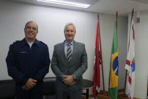 Leia mais sobre o artigo Diretor do Foro recebe visita do comandante da Base Aérea da capital catarinense (06/07/2026)