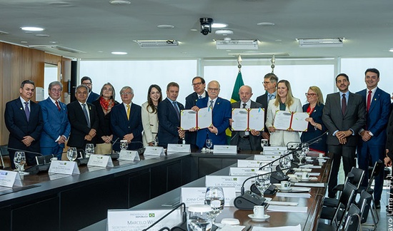 No momento, você está visualizando Presidente do TRF4 participa de sanção da nova lei de custas da Justiça Federal (04/09/2026)