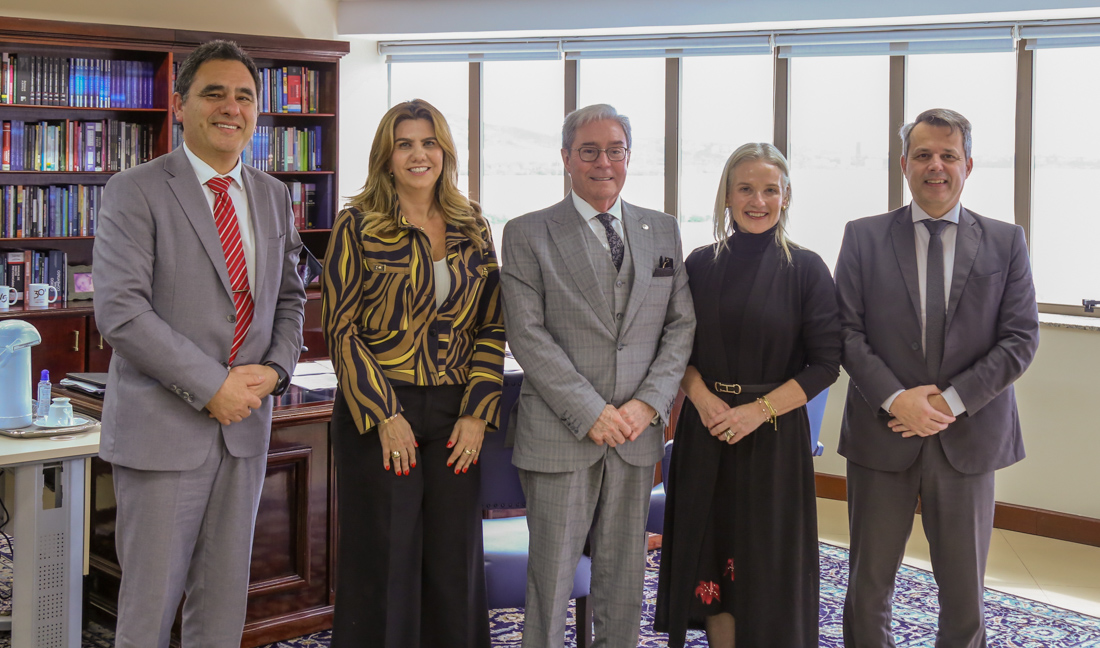 No momento, você está visualizando Presidente do TRF4 recebe visita de dirigentes da Associação dos Juízes Federais do RS (13/10/2026)